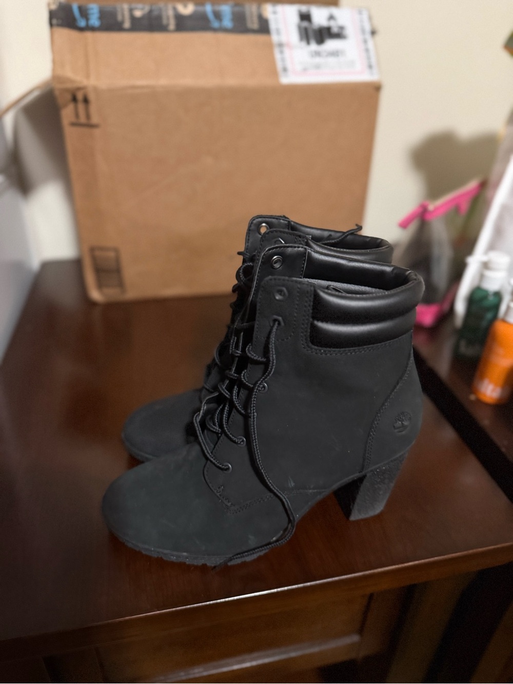 Timberland Black Lace-Up Women's Ankle Boots - Picture 4 of 4